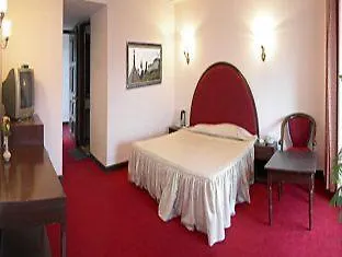 Royal Jardin Whistling Pines Resort Shimla