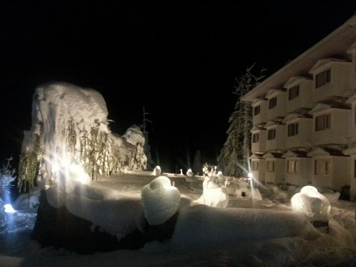 Royal Jardin Whistling Pines Resort Shimla Indien
