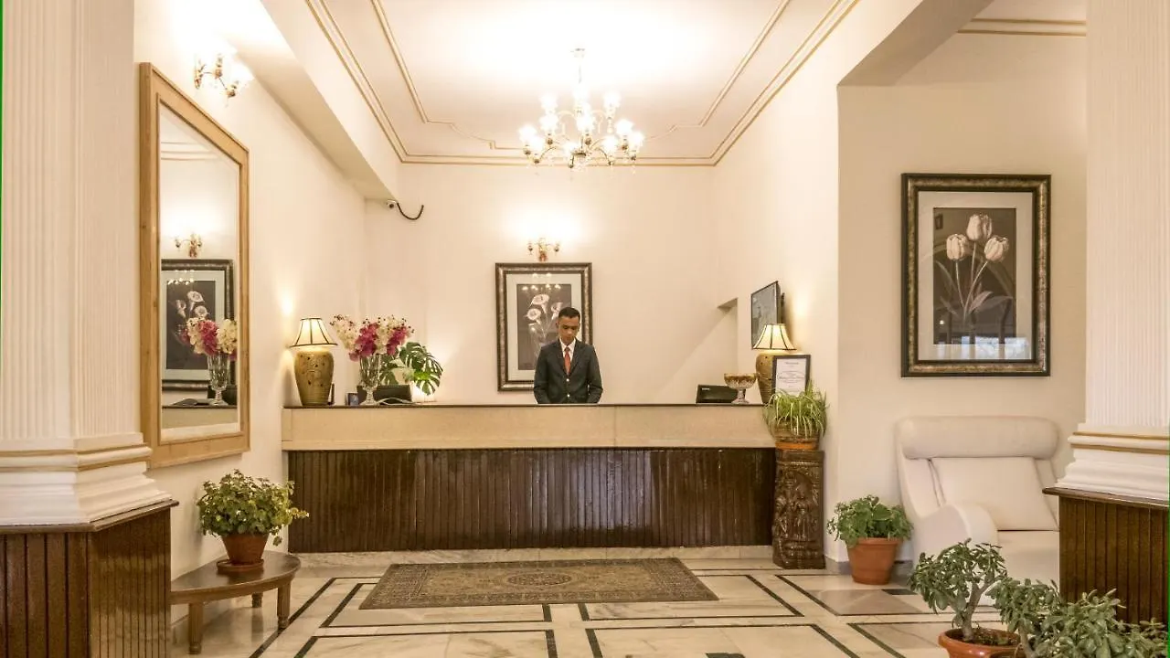 Royal Jardin Whistling Pines Resort Shimla 3*,