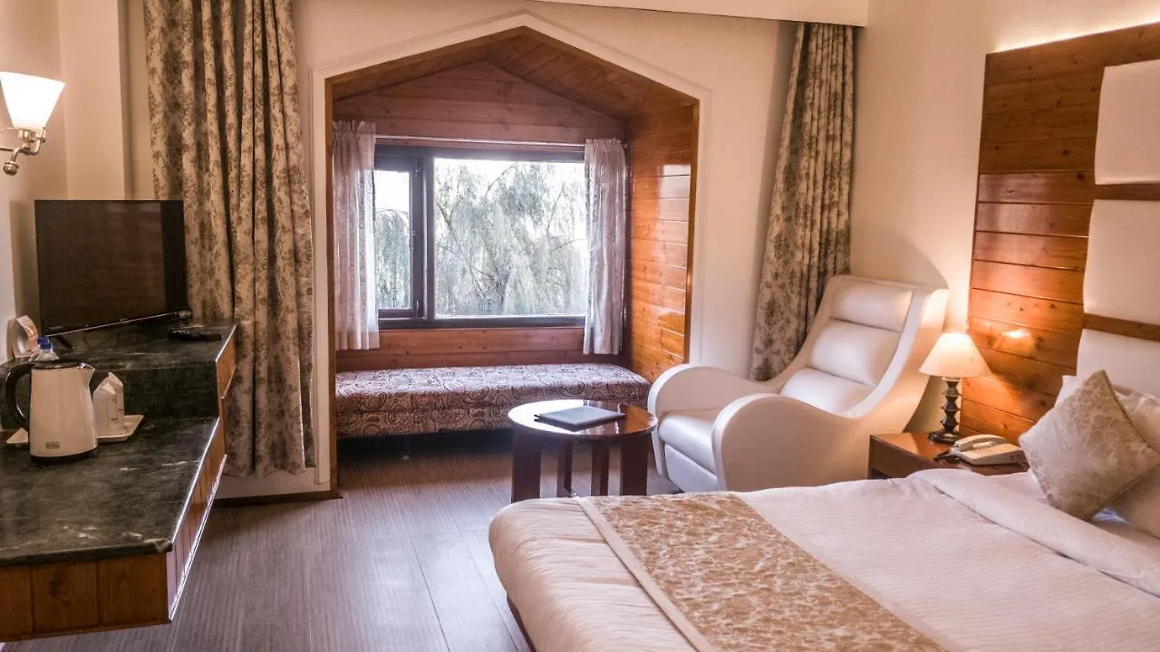 Royal Jardin Whistling Pines Resort Shimla 3*,  Indien