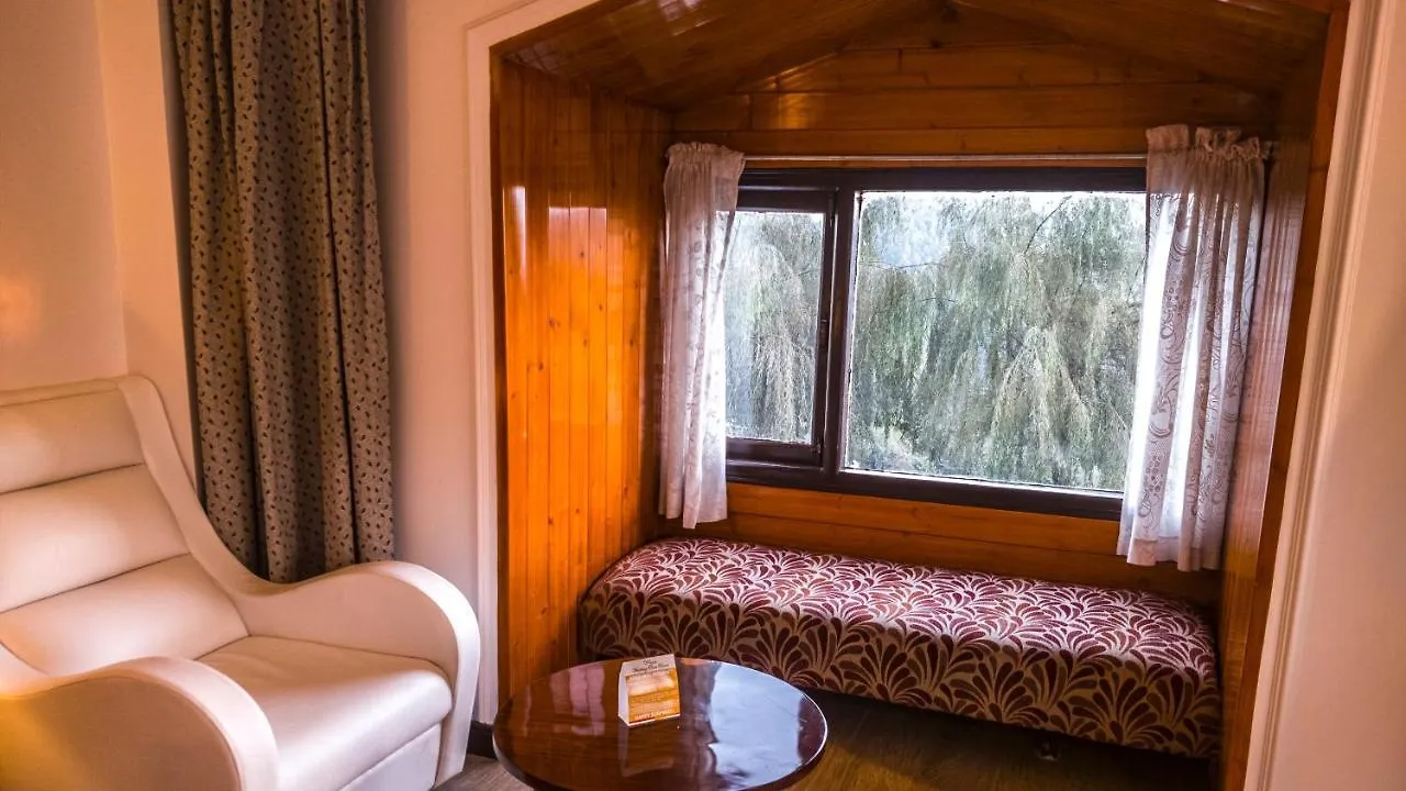 Royal Jardin Whistling Pines Resort Shimla