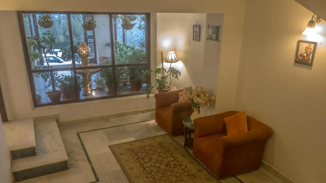 Royal Jardin Whistling Pines Resort Shimla Indien