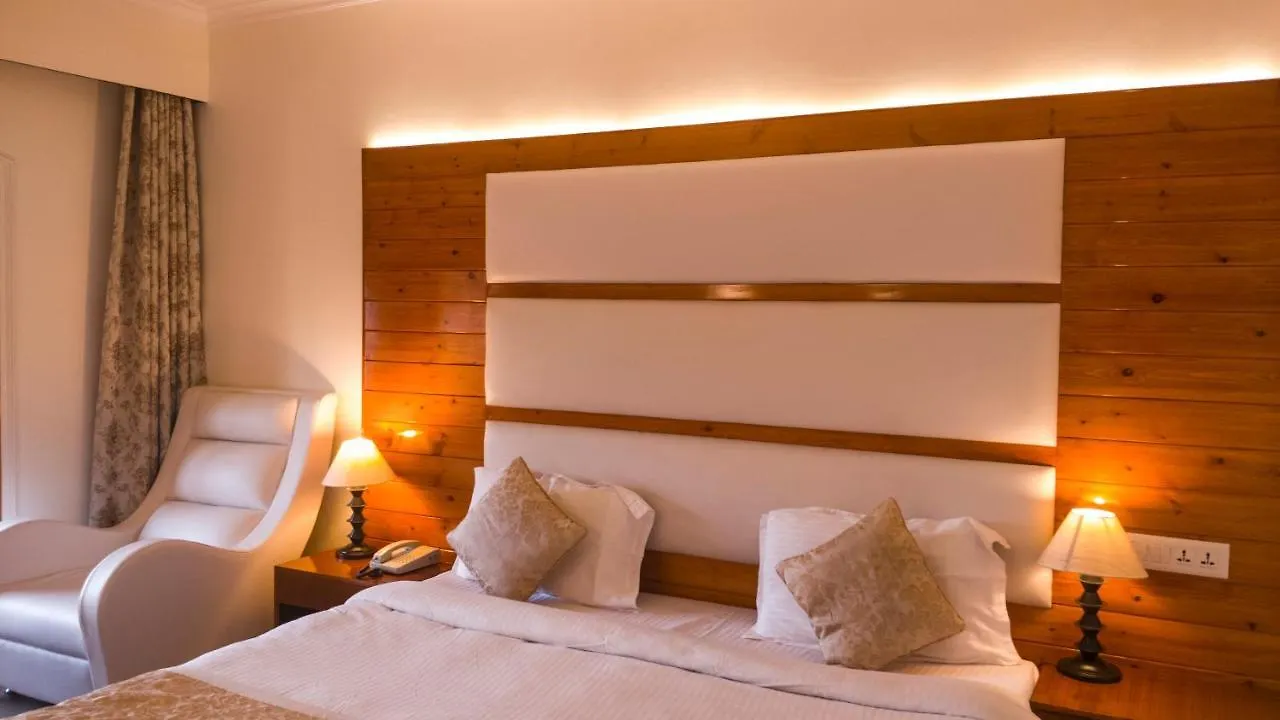 Royal Jardin Whistling Pines Resort Shimla 3*,  Indien