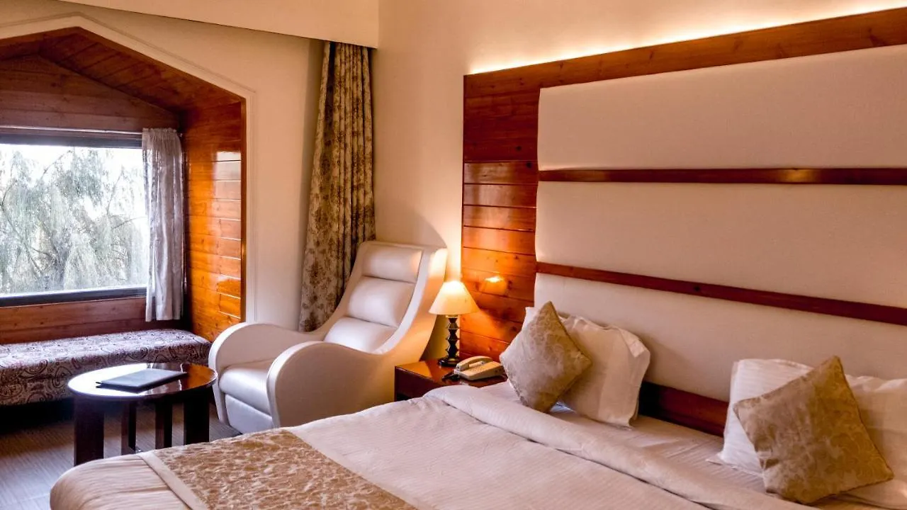 ***  Royal Jardin Whistling Pines Resort Shimla Indien
