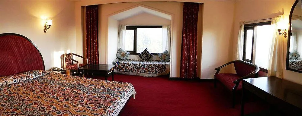 ***  Royal Jardin Whistling Pines Resort Shimla India